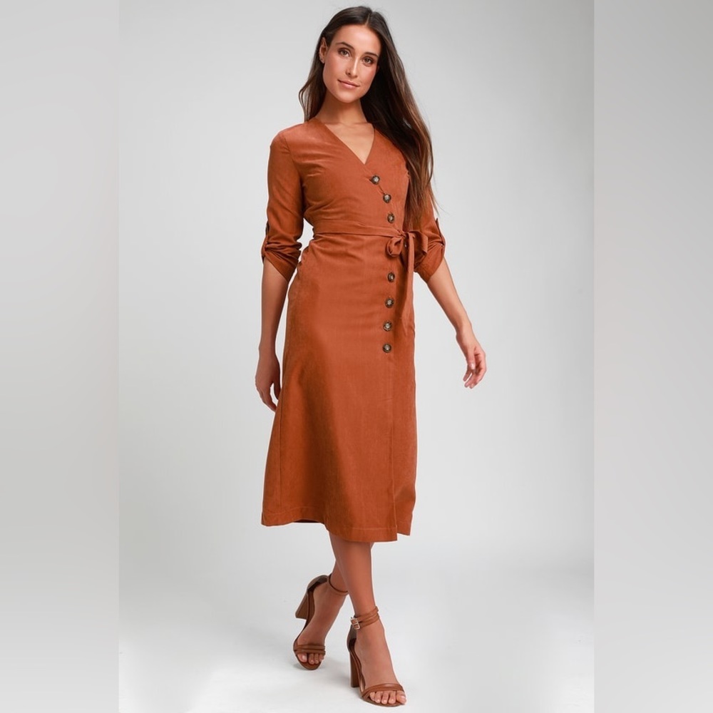 Lulus Pull Me Close Terracotta Suede Button-Up
Midi Dress Size Medium NWOT